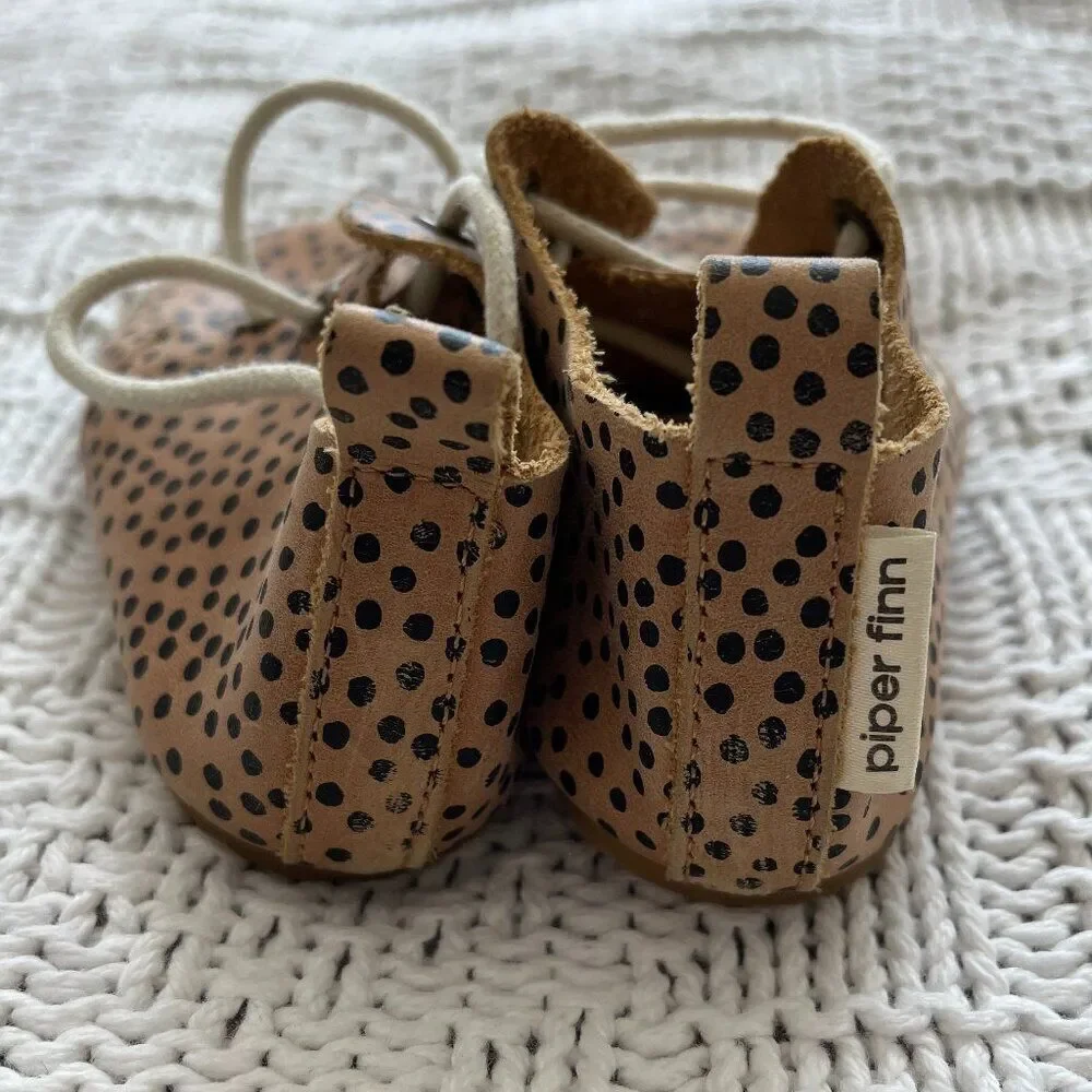 Piper Finn Cheetah - Low Top Oxfords - Hard Sole Baby Sz 5